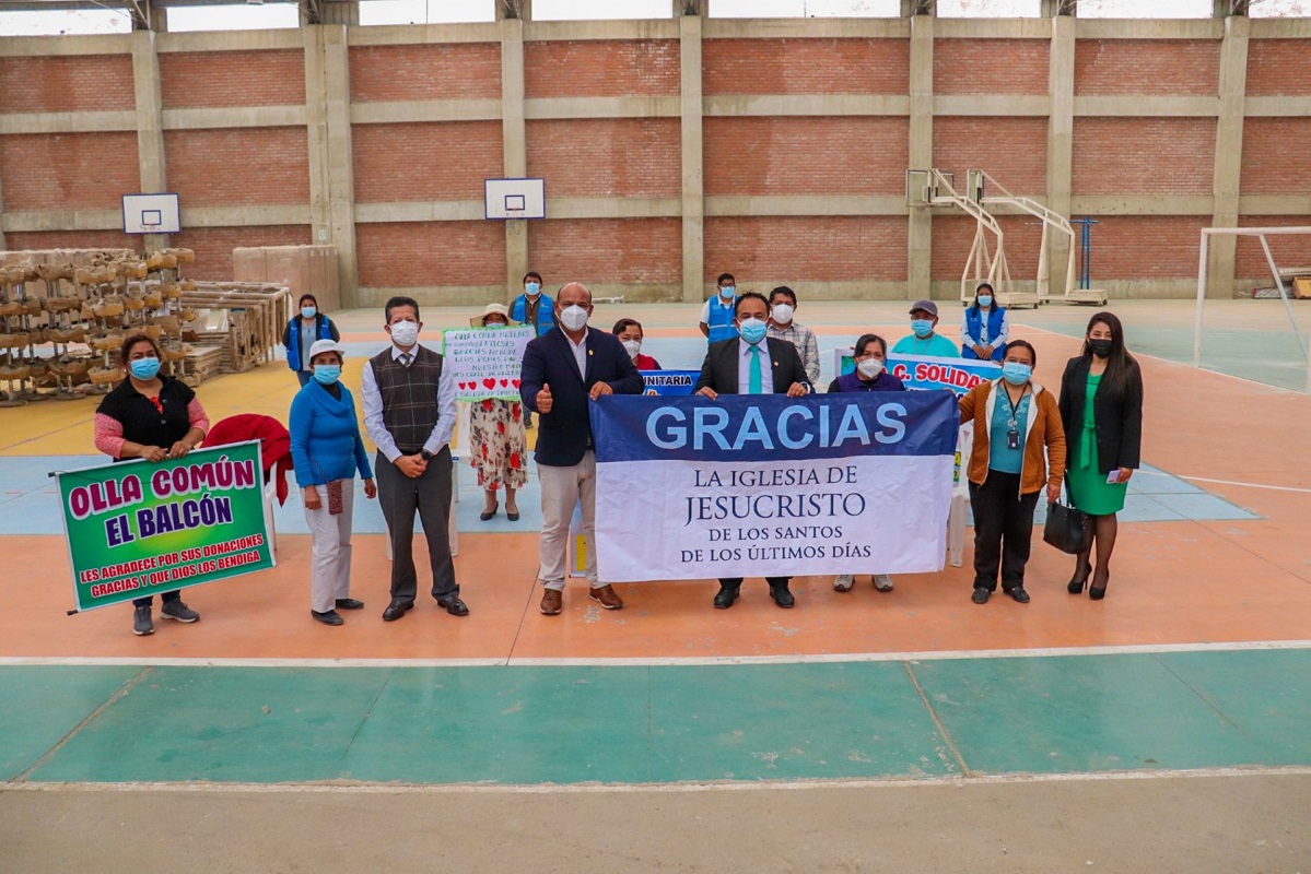 En Perú las Ollas comunes de Pachacamac en Lima reciben donación de alimentos por iniciativa de la Iglesia de Jesucristo.