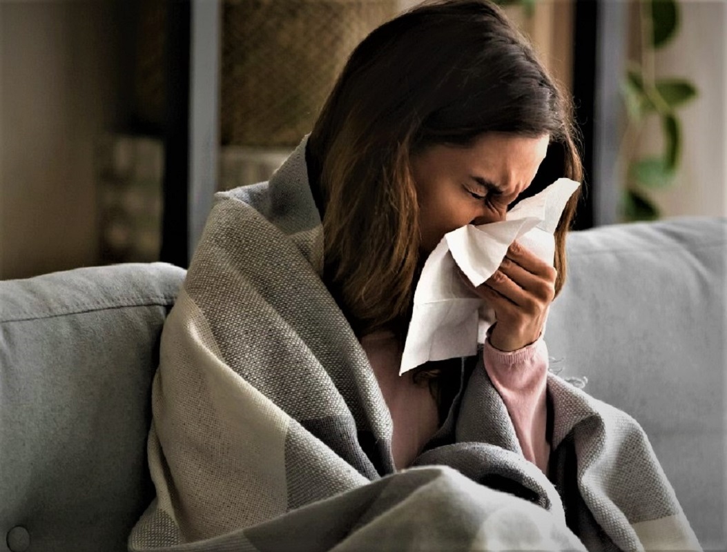 Se incrementan enfermedades y alergias respiratorias debido al cambio de clima, informa EsSalud a la población del país.