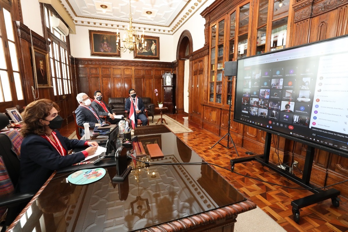 Elvia Barrios, sostuvo reunión virtual de monitoreo con los presidentes de las 35 cortes superiores del país.