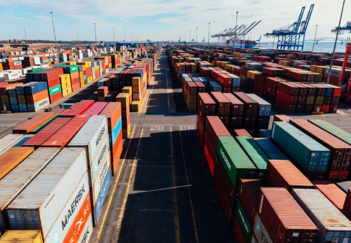 Exportaciones peruanas se contraen -2.9% en octubre luego de estar más de un año en azul, informó ADEX.