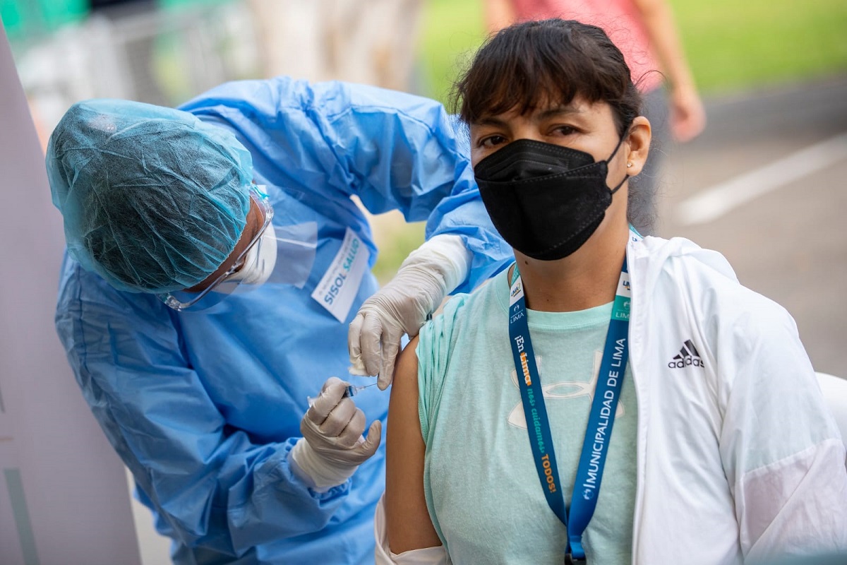 Desde hoy y toda esta semana Sisol Salud de la MML realizarán vacunación y despistaje gratuito en el Cercado, Villa El Salvador y San Miguel.
