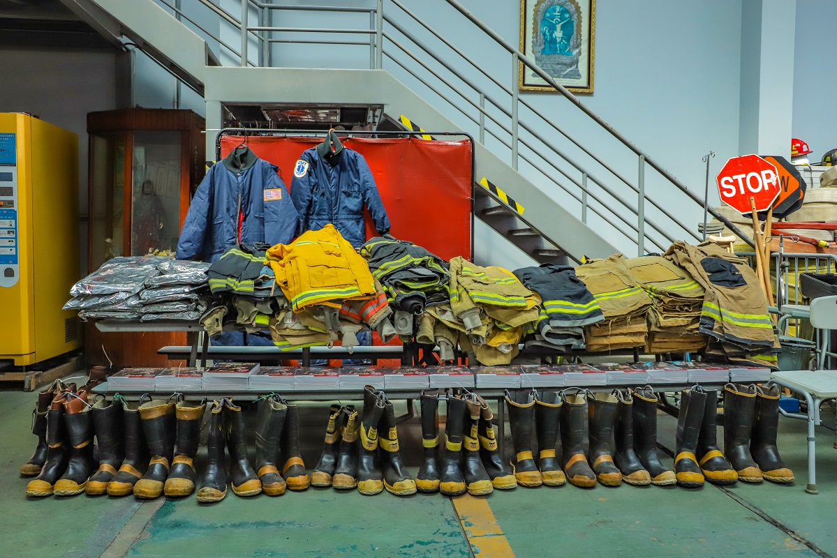 The 911 Foundation de EE.UU., dona equipos de rescate y labor bomberil a la compañía de bomberos “Cosmopolita 11” de San Borja.