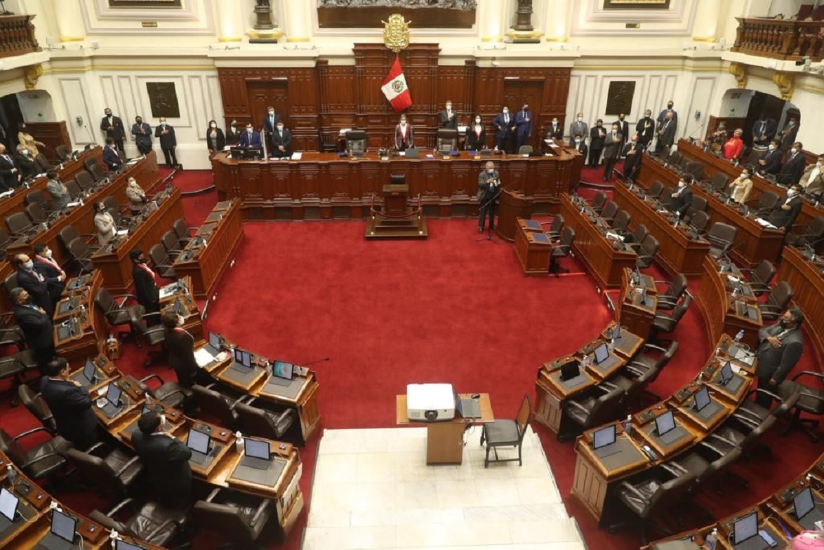 Segunda Legislatura del Período Anual de Sesiones 2021-2022 del Congreso de la República se instaló hoy 1 de marzo a las 00:15 minutos.