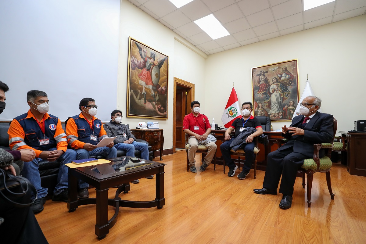 Premier Aníbal Torres Vásquez y el Sindicato de Trabajadores de Las Bambas, sostuvieron una reunión de trabajo en la PCM.