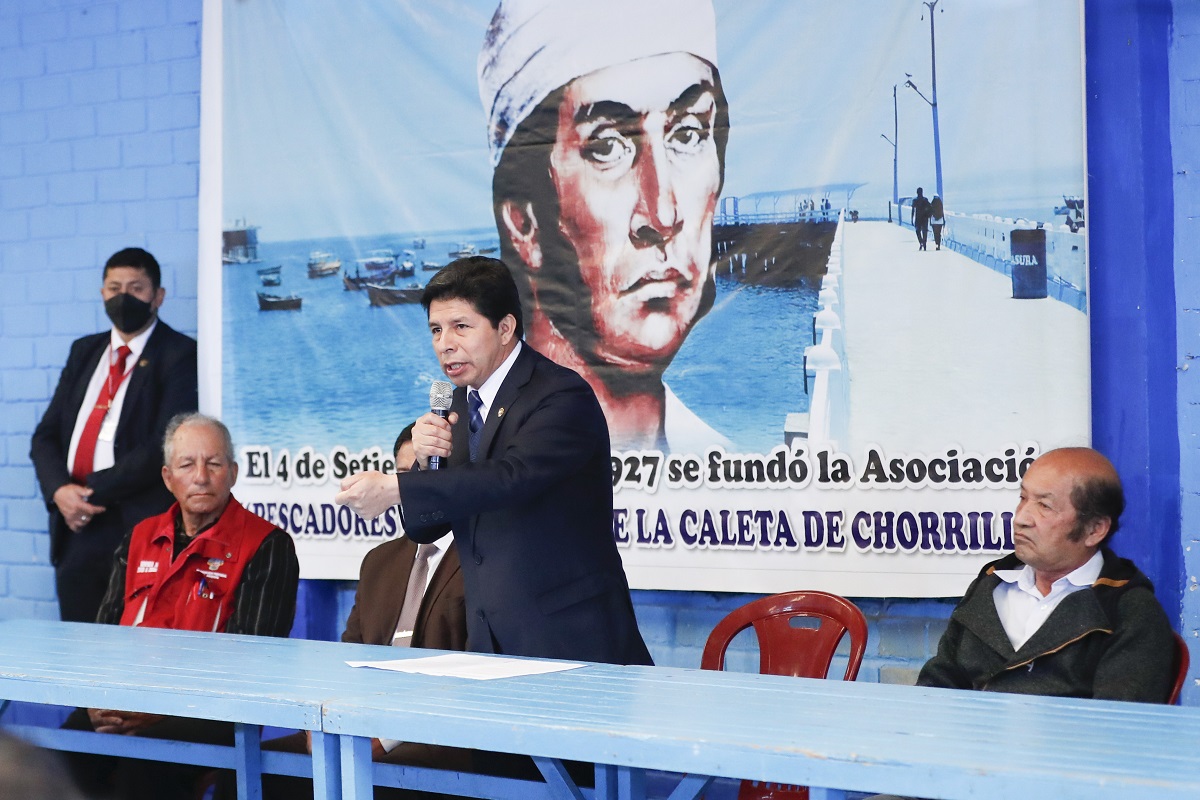 Estamos evaluando la creación del Ministerio de Pesquería indicó presidente Pedro Castillo, para atender las demandas de los pescadores artesanales.