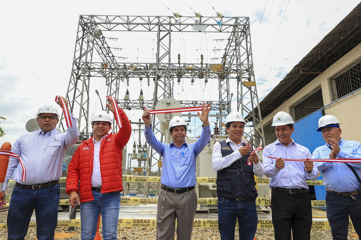 Más de 120,000 habitantes de las regiones de Amazonas y Cajamarca, se beneficiarán con tres proyectos de electrificación inauguradas por el gobierno.