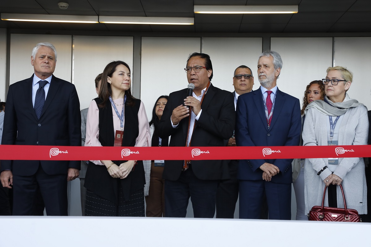 Ministro Roberto Sánchez (Mincetur) inaugura Perú Moda & Deco 2022, tenemos 200 compradores internacionales de 39 países que nos visitan.
