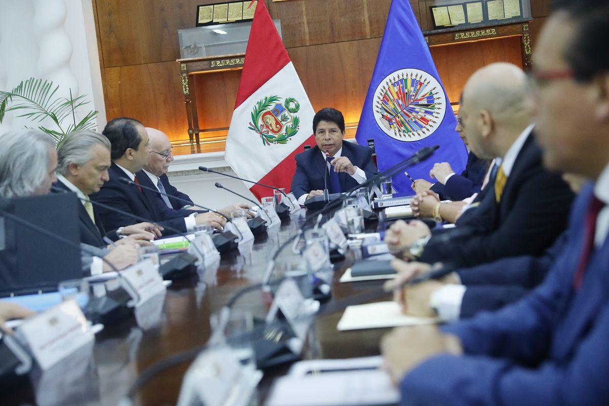Grupo de Alto Nivel de la OEA escuchó al presidente Pedro Castillo, sobre el peligro a la estabilidad democrática del país por parte de sectores golpistas en el Perú.