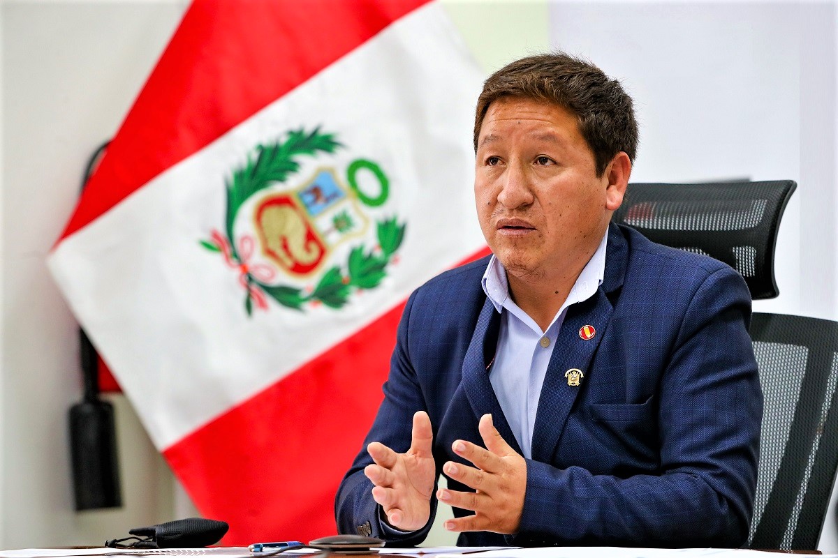 Expremier y legislador peruano Guido Bellido Ugarte, renunció al partido político Peru Libre.